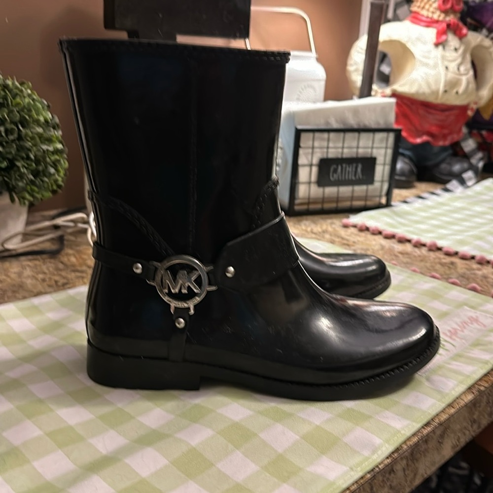 Michael Kors short rain boots